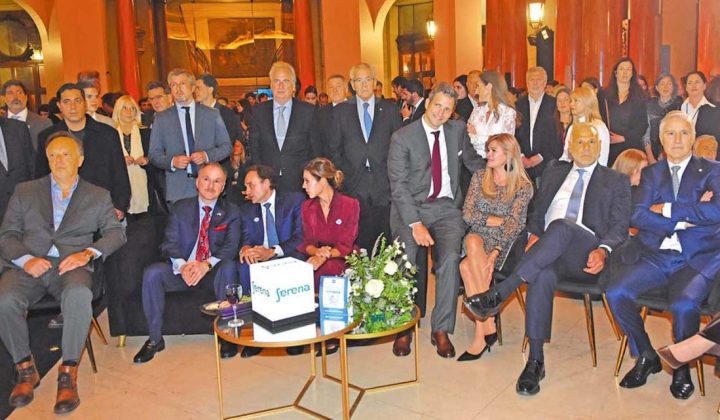 Empresarios y gobernadores debaten la crisis educativa en un evento de Asociación Conciencia