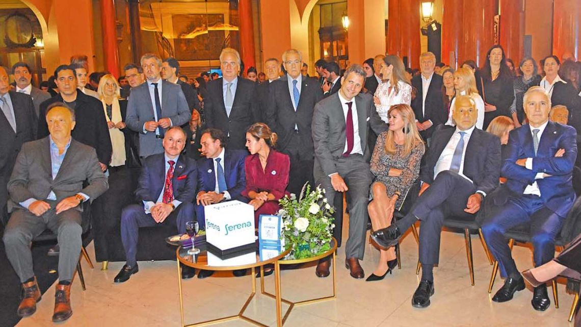 Empresarios y gobernadores debaten la crisis educativa en un evento de Asociación Conciencia