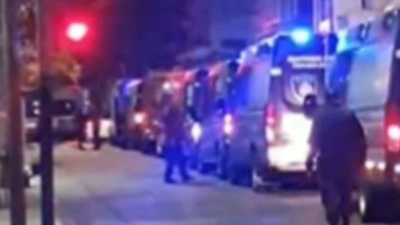 Motín y tensión en comisaría de Balvanera: internos prenden fuego a colchones y hay heridos