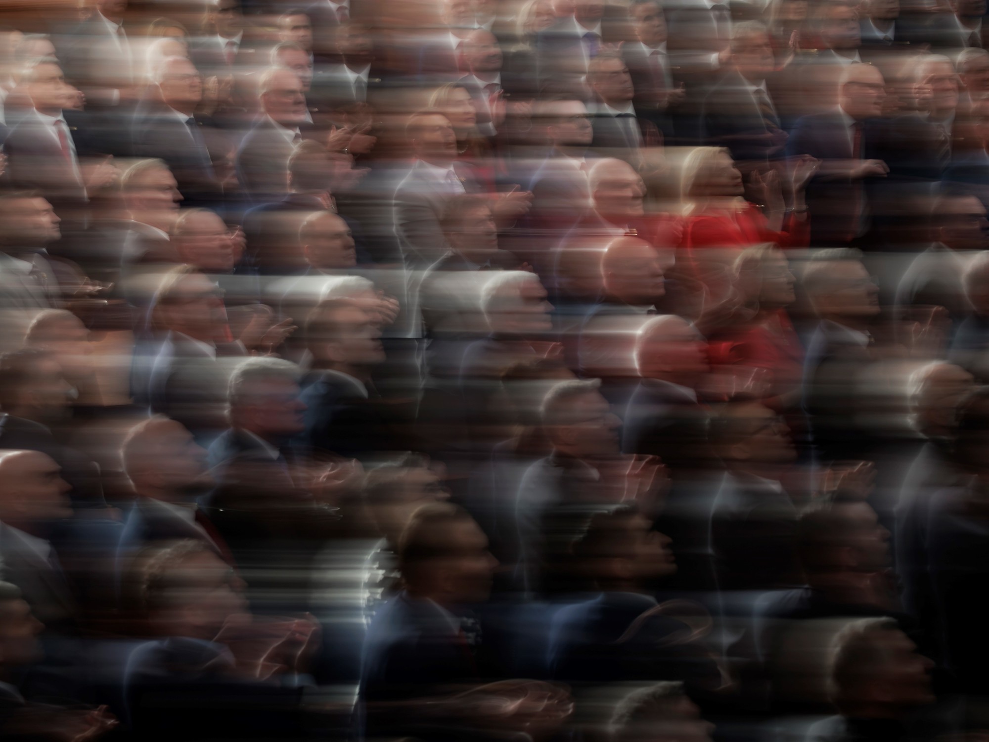 Legisladores republicanos aplaudiendo durante un discurso de Donald Trump en el Congreso de Estados Unidos.