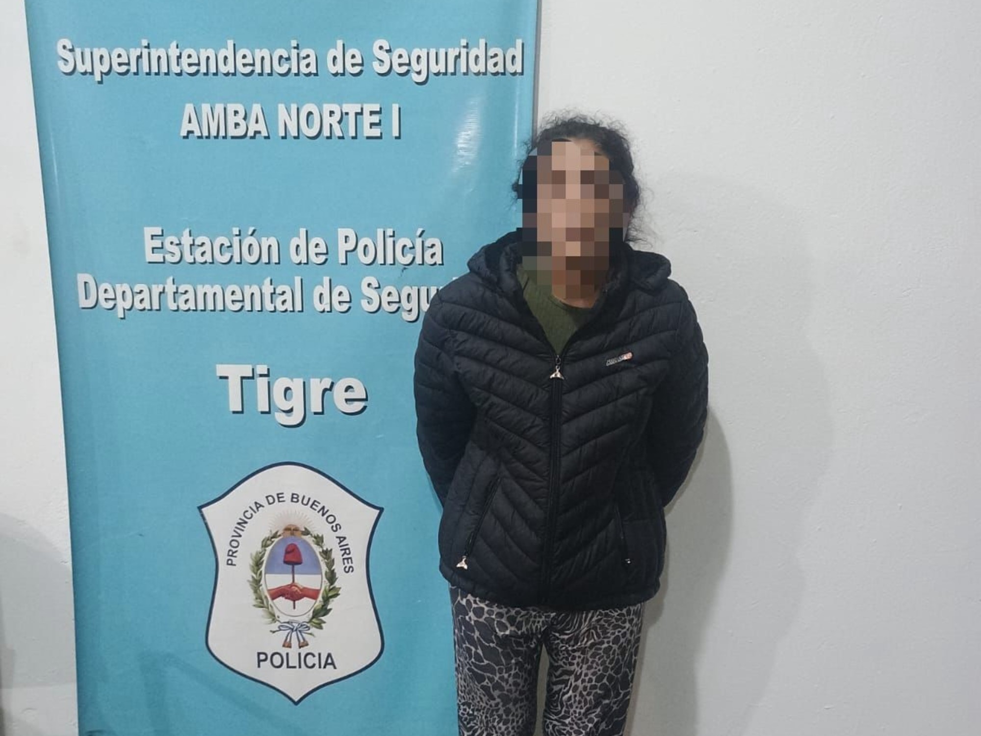Patrullero de la policía bonaerense en Don Torcuato, Tigre.