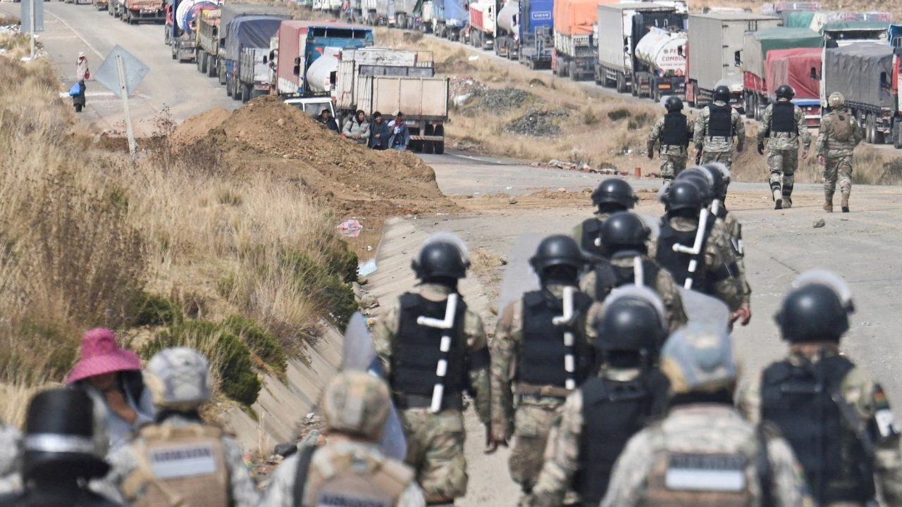 Crisis en Bolivia: Rodrigo Paz negocia para levantar los piquetes y aliviar el desabastecimiento