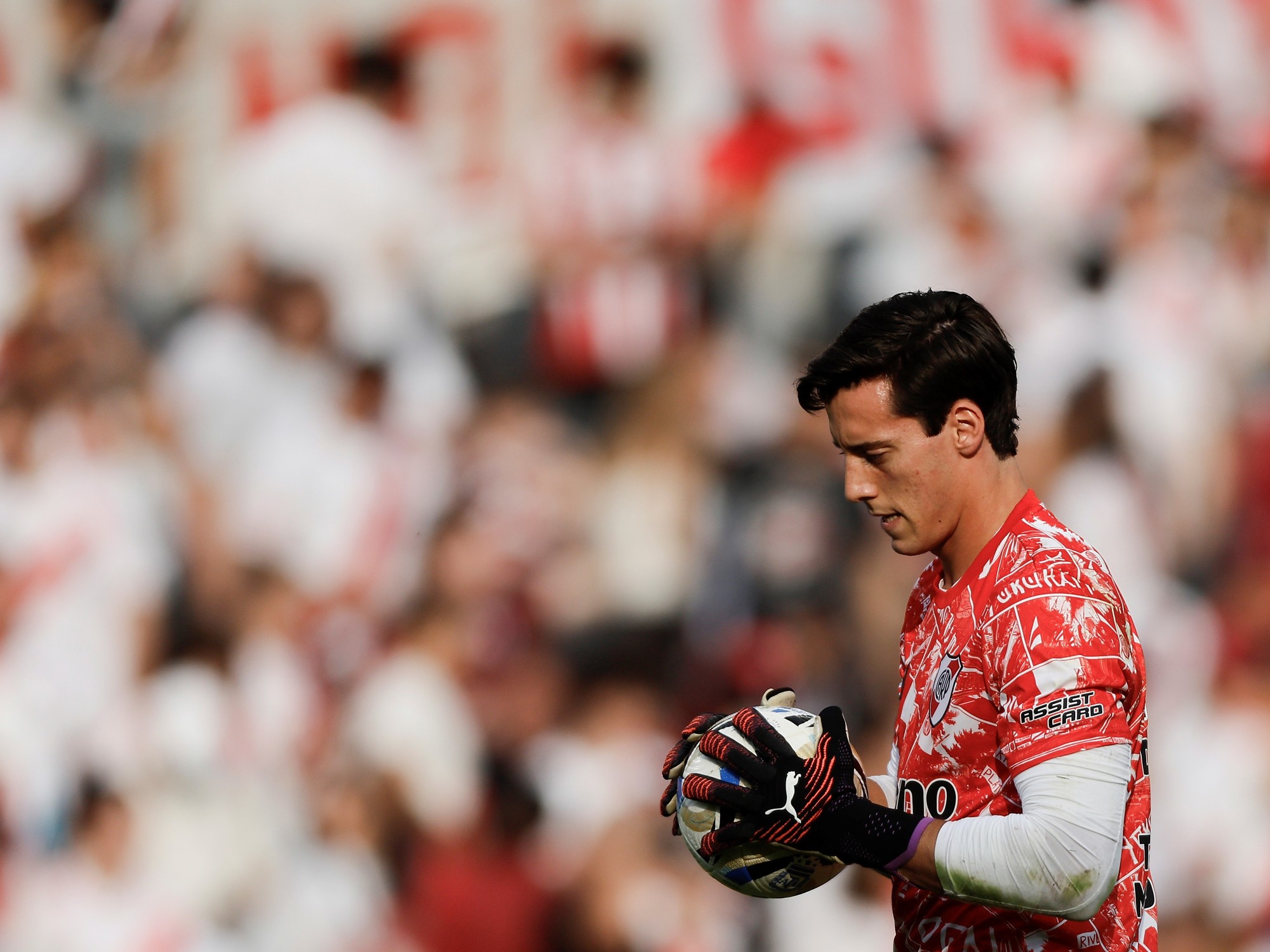 Santiago Beltrán, arquero de River Plate, en un entrenamiento con la Selección Argentina.