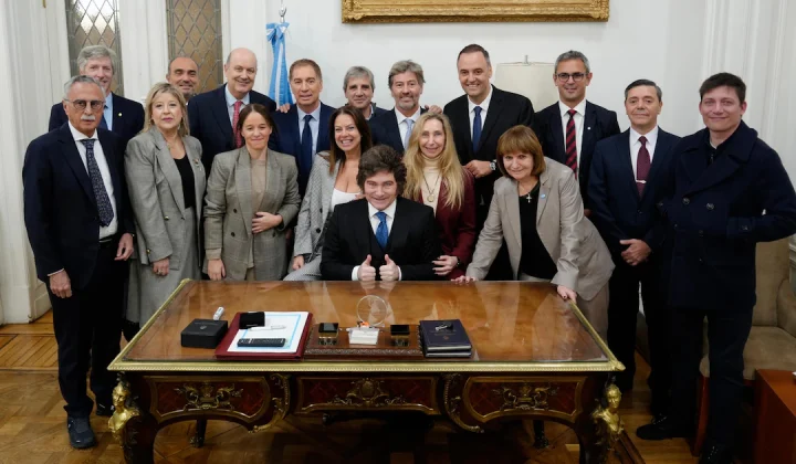 Milei convoca al Gabinete en medio de tensiones internas por dichos de Bullrich y el caso Adorni