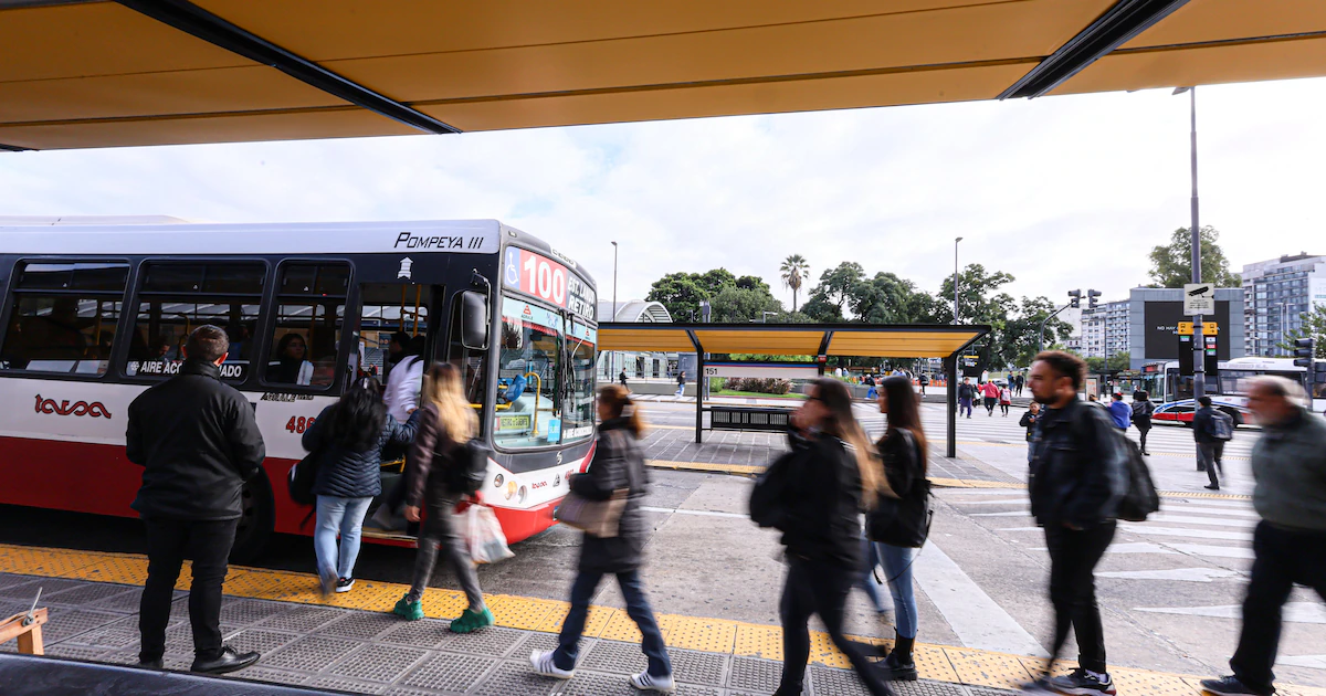 Aumento de tarifas en AMBA: Colectivos y trenes suben desde hoy