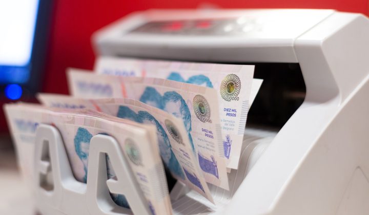 Empresas recalibran aumentos salariales y proyectan subas más altas para 2026