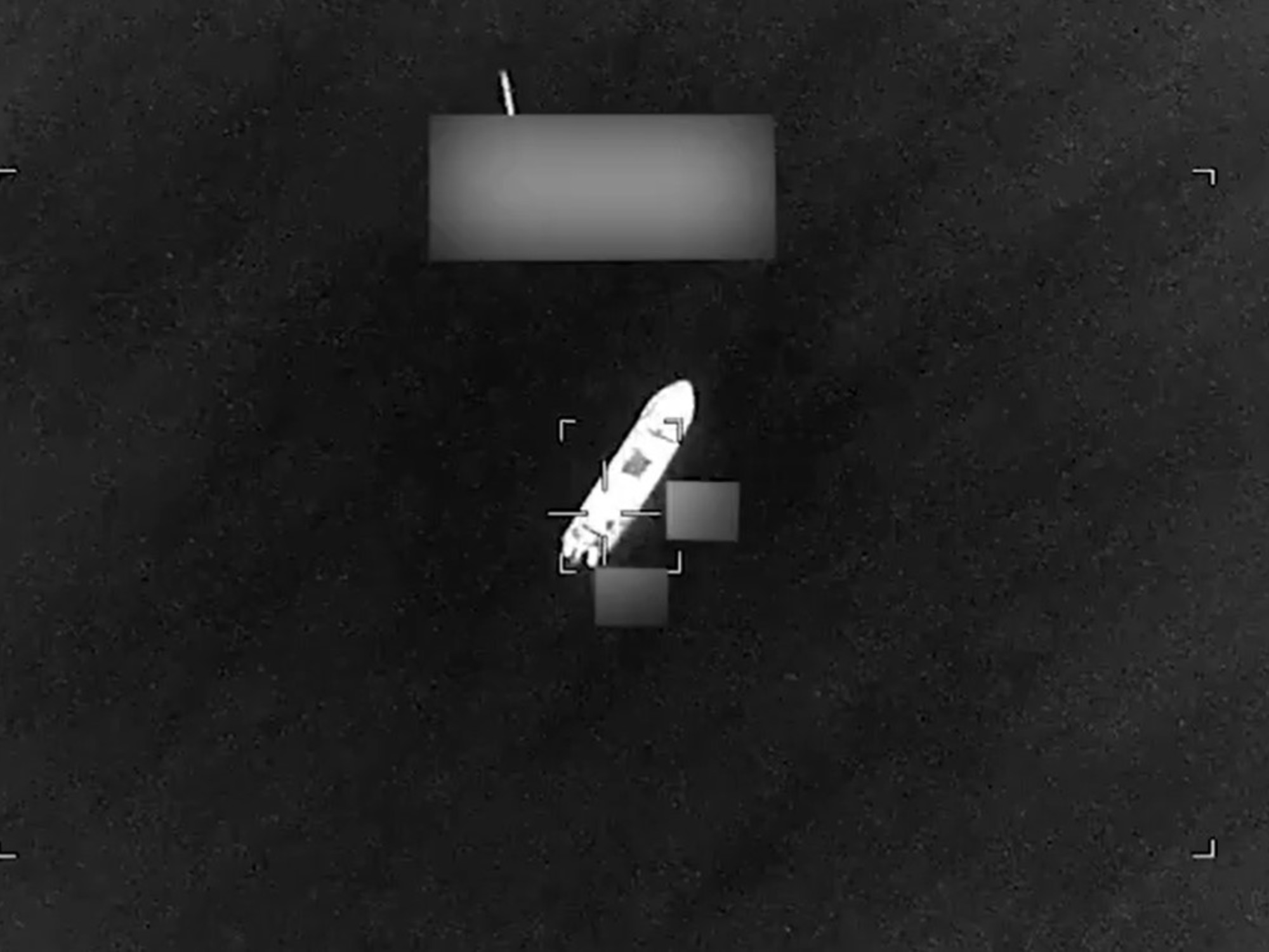 Imagen ilustrativa de operaciones navales en alta mar.