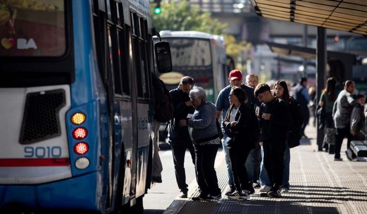 Aumento del boleto de colectivo y tren en AMBA: Nuevas tarifas y la brecha con el interior