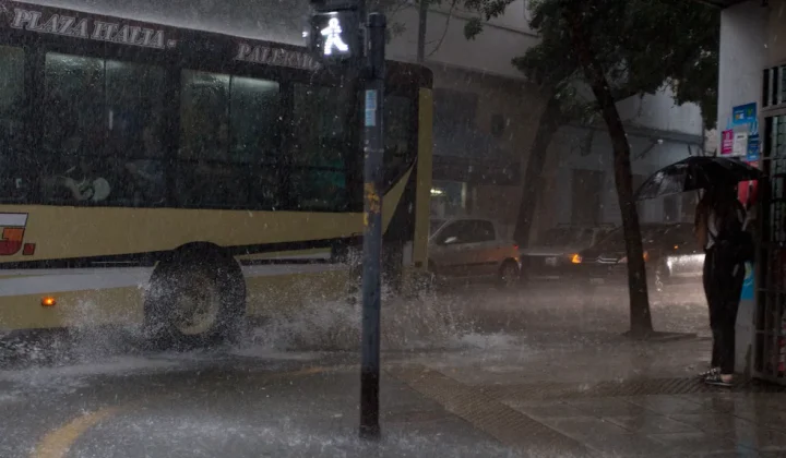 Alerta en el AMBA y la costa atlántica por ciclogénesis: viento, frío polar y suspensión de clases