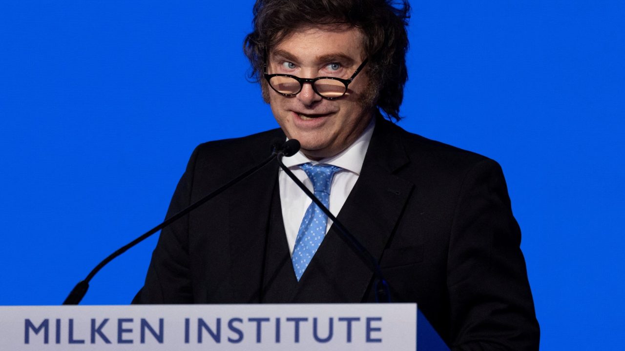 Encuesta revela baja intención de voto para la reelección de Milei en 2027