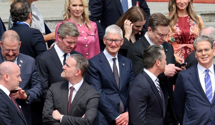 De Elon Musk a Tim Cook: Los CEO que acompañaron a Donald Trump en su viaje a China
