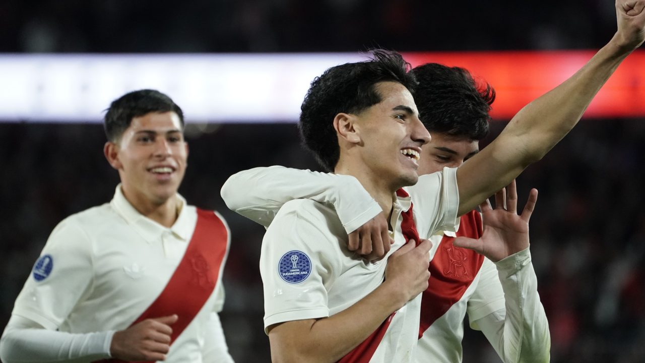 River Plate asegura su pase a octavos de final de la Copa Sudamericana con una victoria contundente sobre Blooming