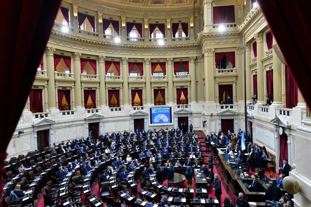 La Libertad Avanza consolida alianzas legislativas y logra media sanción para la “Ley Hojarasca” y ajustes en subsidios de zonas frías