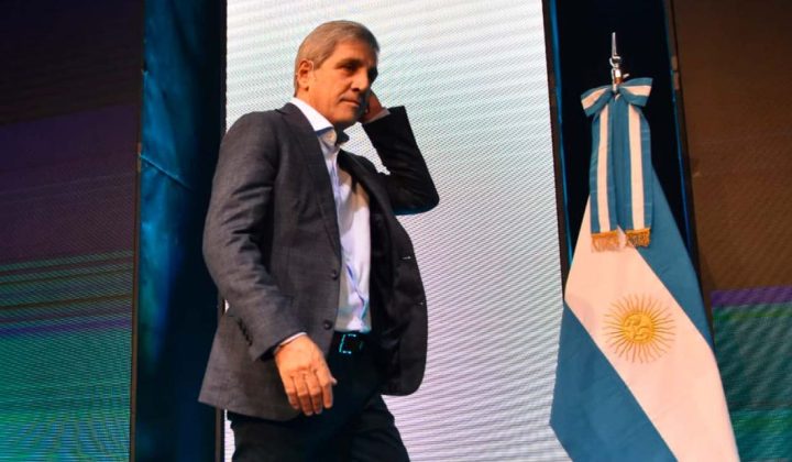 Gobierno apuesta a la reelección de Milei para reducir el riesgo país