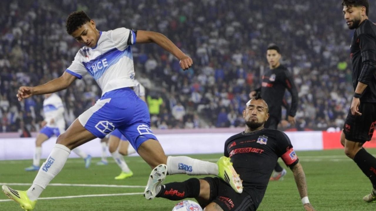 Juan Francisco Rossel, jugador de U. Católica, operado por rodillazo de Arturo Vidal y baja ante Boca