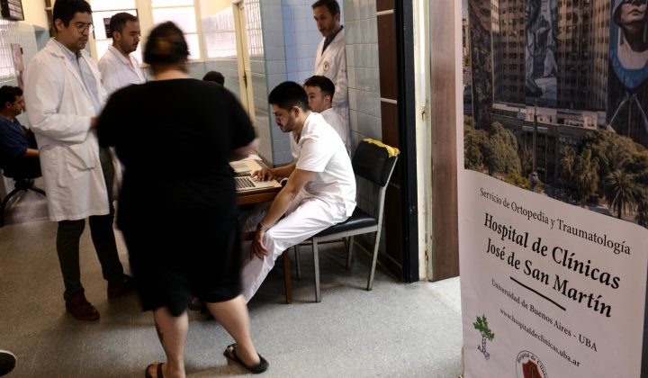 La Ciudad de Buenos Aires firma convenio con la UBA para el Hospital de Clínicas en medio de la disputa por fondos universitarios