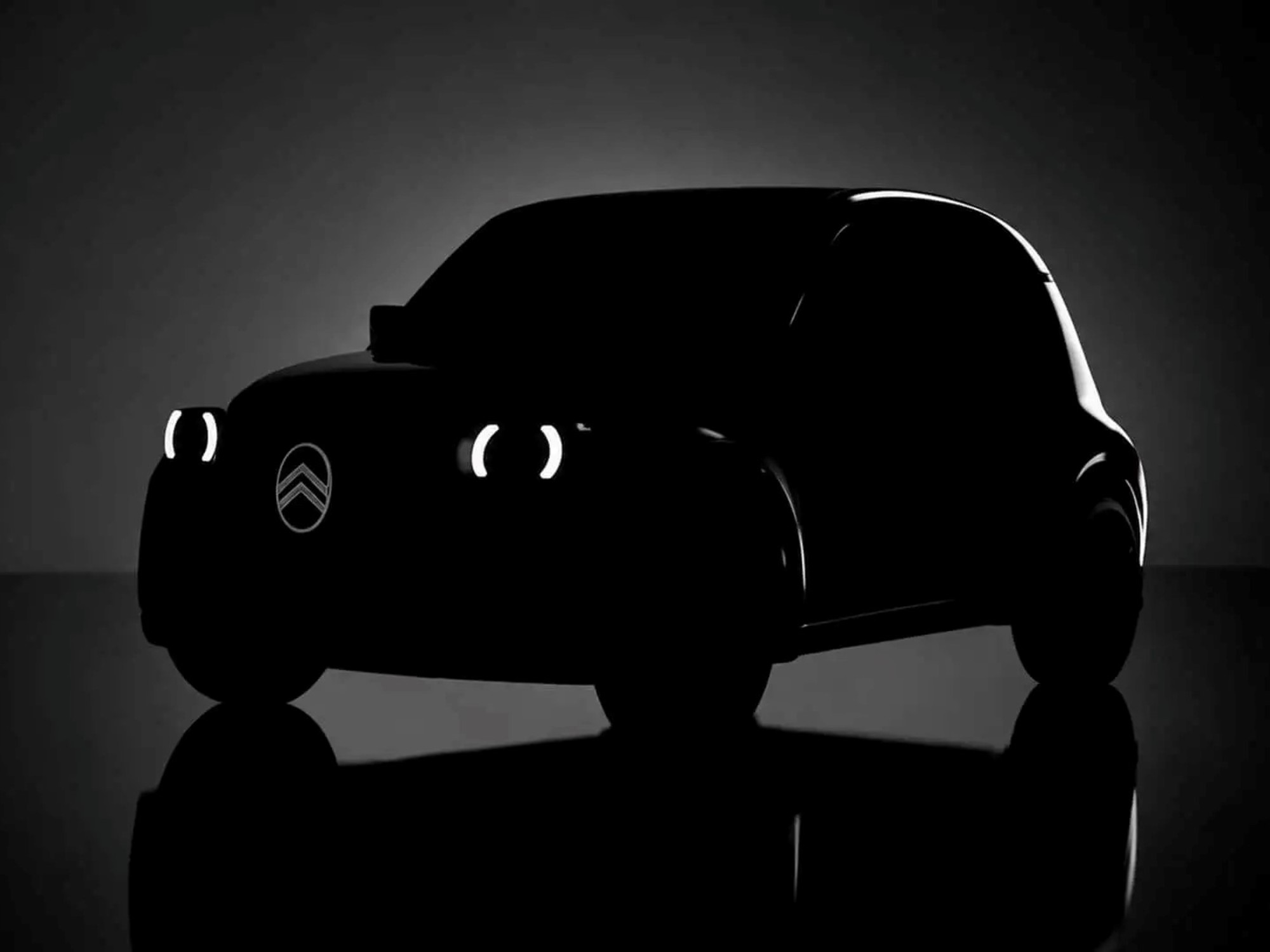 Comparativa del Citroën 2CV clásico y su futura versión eléctrica, destacando su diseño emblemático y su adaptación a la tecnología moderna.