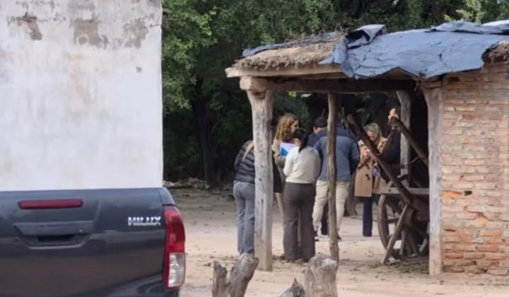 Detienen a los padres de “la casa del horror” en Santiago del Estero por explotación y abuso de sus 9 hijos