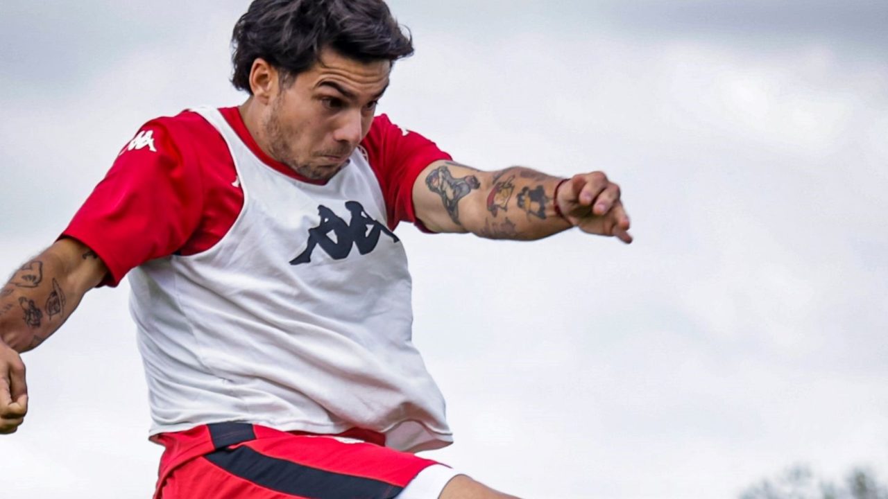 Galíndez de Huracán bromea con Blondel antes del partido contra Boca