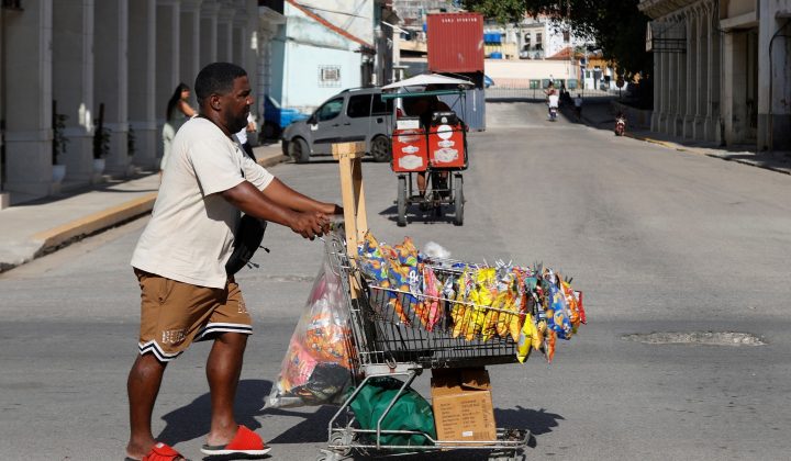 Trump asegura que Cuba está “en quiebra” y anuncia conversaciones: “¡Está pidiendo ayuda y vamos a hablar!
