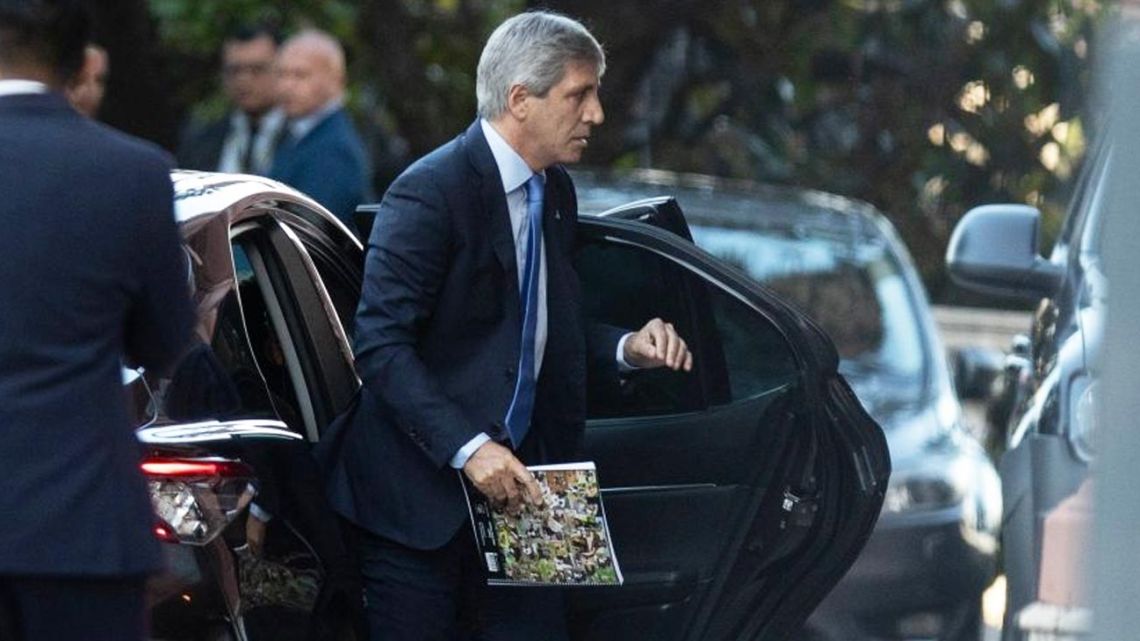 Dolarización y pago de deuda: Argentina necesitará US$ 50.000 millones para 2025