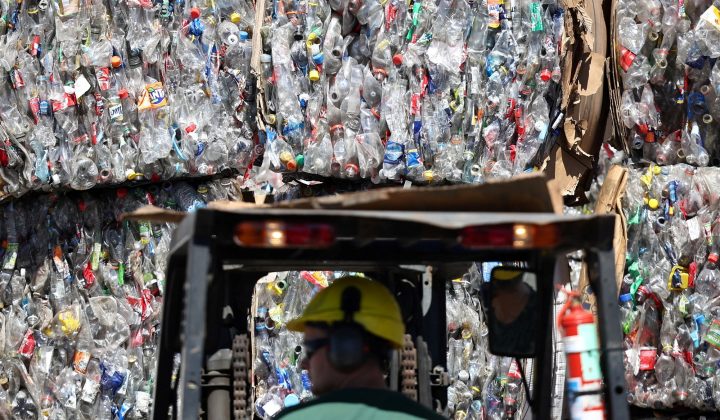El dilema del plástico: ¿es el reciclaje una solución real o una ilusión?