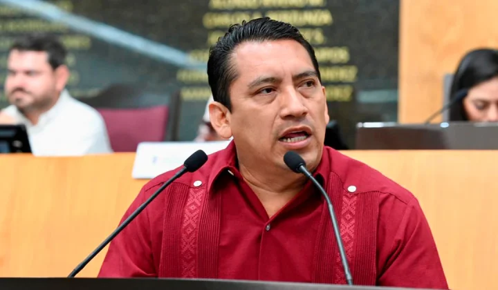 El diputado mexicano Gaspar Nah Miss, quien preside la Comisión de Educación del Congreso del Estado de Campeche, ha reafirmado el compromis