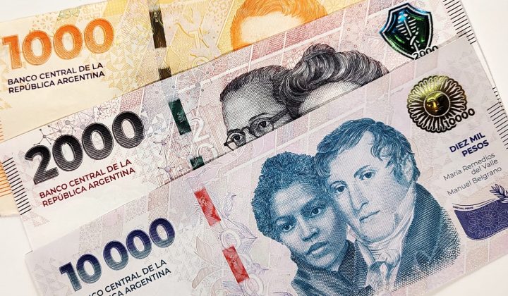 Desafío Fiscal: Gasto Público en Mínimos Históricos y la Lucha por la Recaudación