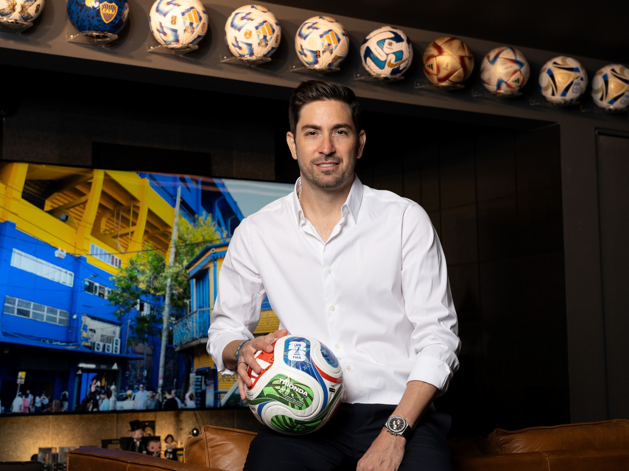 Ingeniero argentino Carlos Abriata en su oficina, donde se desarrolla tecnología para la venta de entradas de eventos deportivos.