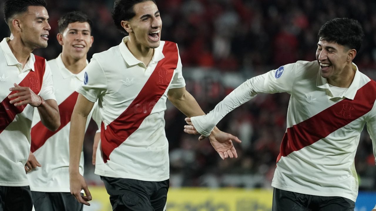 River: Coudet planifica un plantel competitivo con posibles refuerzos de jerarquía y salidas