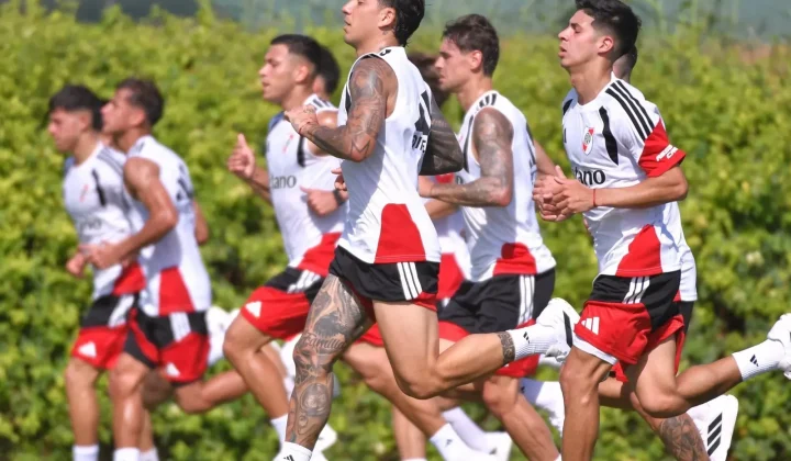 River Plate ha iniciado su exigente pretemporada en Alicante, España, con el objetivo principal de Eduardo Coudet y su cuerpo técnico de dev