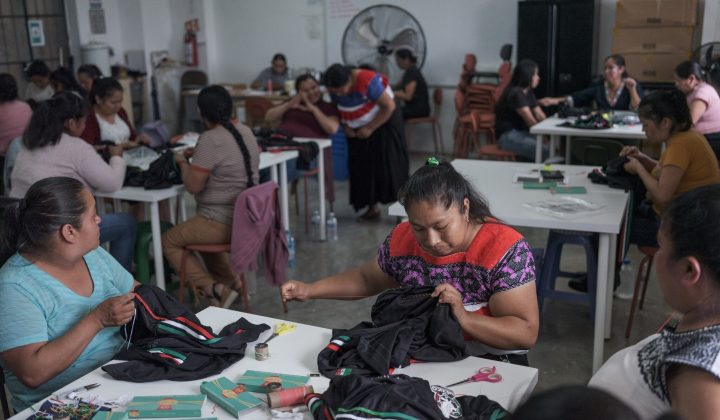 Polémica por camisetas del Mundial: artesanas mexicanas desmienten explotación y defienden su trabajo