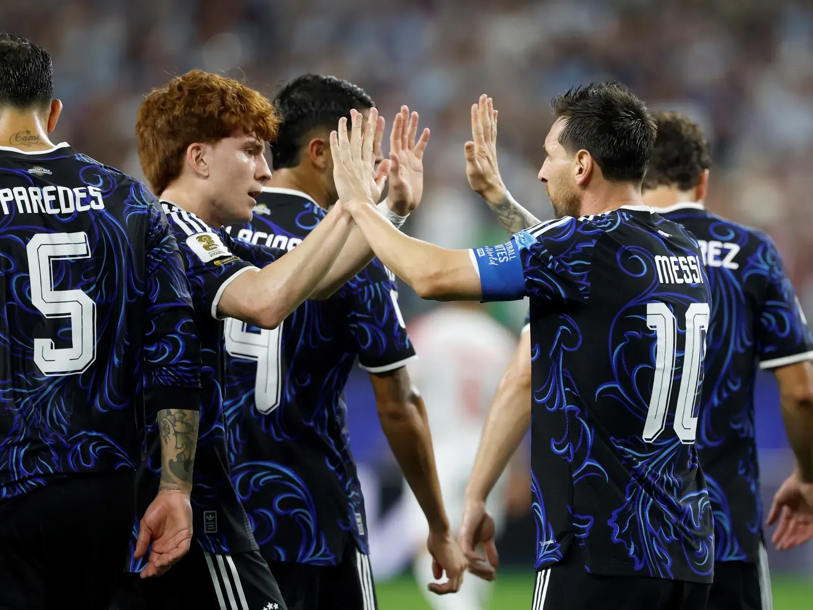 Valentín Barco, jugador de la Selección Argentina, celebra durante un partido del Mundial.
