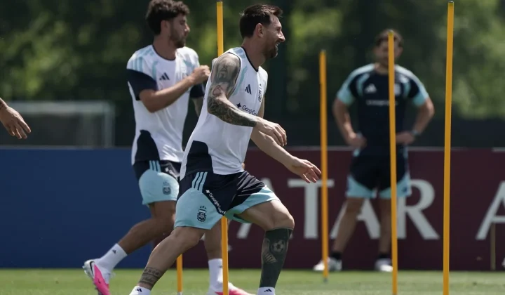 La Selección Argentina de fútbol se encuentra en plena preparación para su próximo compromiso en el Mundial 2026. Este lunes, el equipo diri