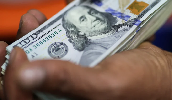 Argentinos Compran Más Dólares que el Banco Central en lo que Va del Año