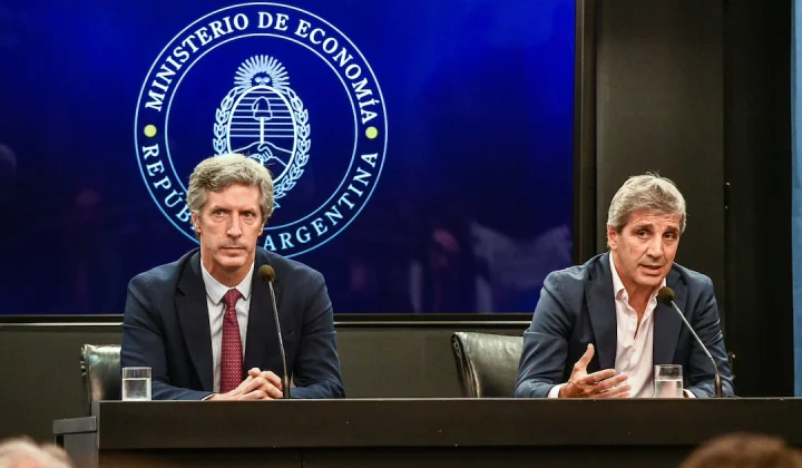 El Gobierno proyecta que el crecimiento económico “derramará” hacia sectores postergados, según informe del BCRA