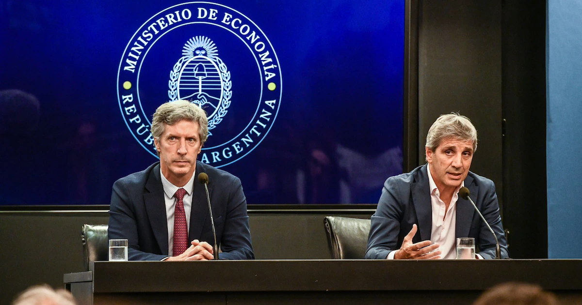 El Gobierno proyecta que el crecimiento económico “derramará” hacia sectores postergados, según informe del BCRA
