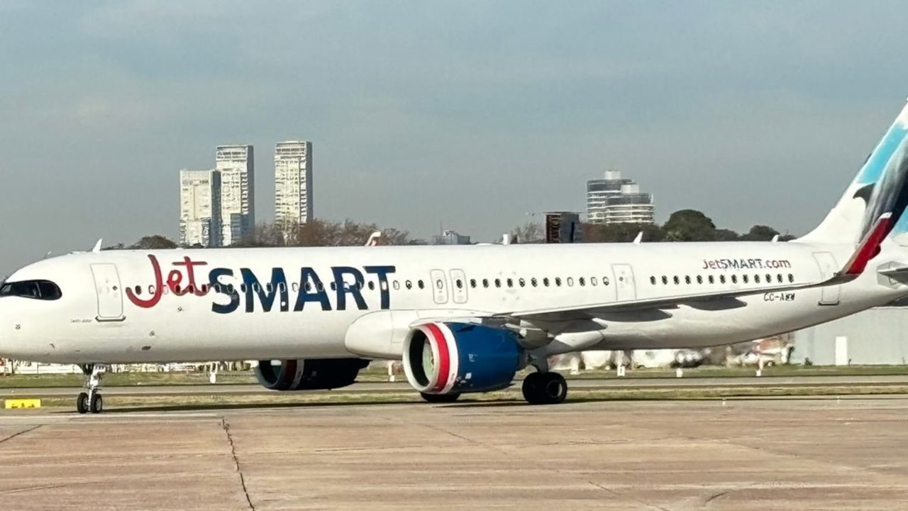 Pasajera mordió a policía tras negarse a pagar exceso de equipaje y colarse en un avión en Aeroparque