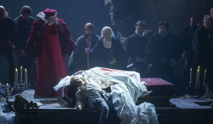 La reciente producción de “I Capuleti e i Montecchi” en el Teatro Colón trae de vuelta a Argentina la obra de Vincenzo Bellini, un composito