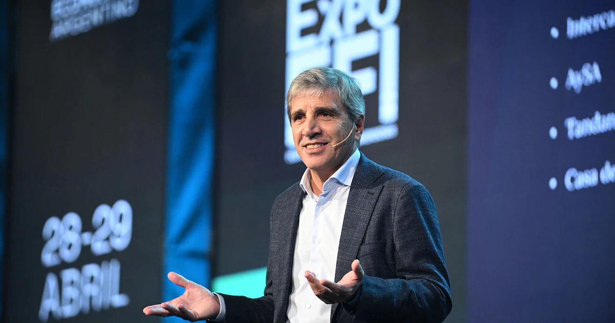 El Ministro de Economía, Luis Caputo, se encuentra en una fase decisiva para asegurar los fondos necesarios que permitan al Tesoro Nacional