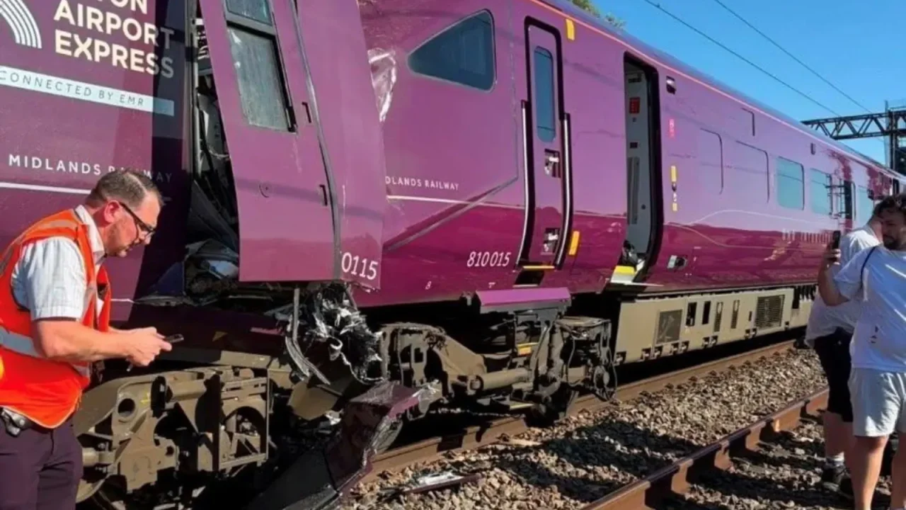 Un fuerte choque entre dos trenes de pasajeros en Bedford, al norte de Londres, provocó múltiples heridos y generó gran conmoción en el Rein