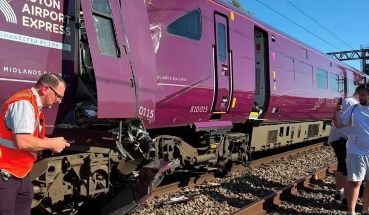 Un fuerte choque entre dos trenes de pasajeros en Bedford, al norte de Londres, provocó múltiples heridos y generó gran conmoción en el Rein