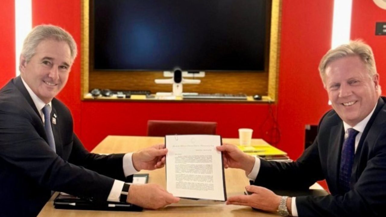 Argentina formaliza su intención de unirse al CPTPP: un hito comercial con el Reino Unido y desafíos por Malvinas