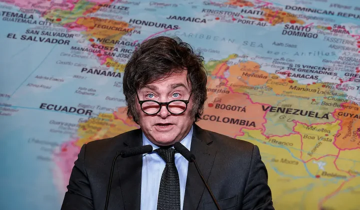 La gestión del presidente argentino, Javier Milei, ha mostrado una leve recuperación en su imagen positiva a nivel regional durante junio de