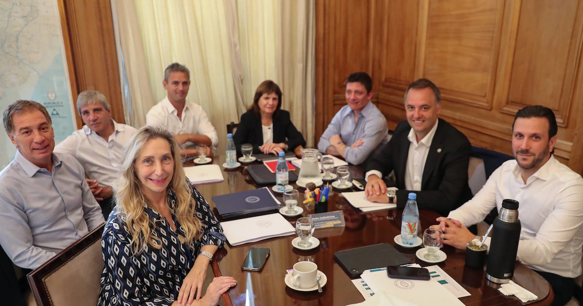 La mesa política se reunirá esta semana en medio de tensiones internas y la neutralidad de Milei