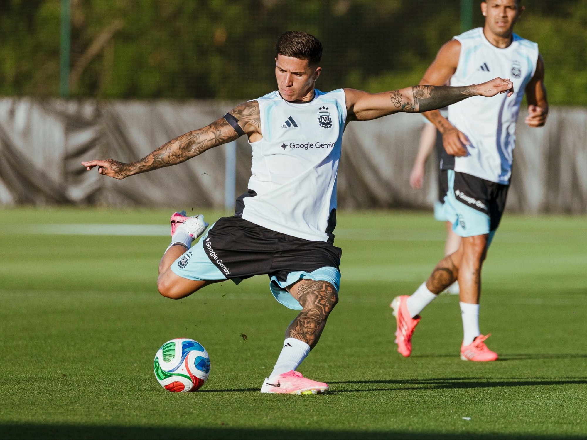 Jugadores de la Selección Argentina entrenando en la previa de un amistoso internacional.