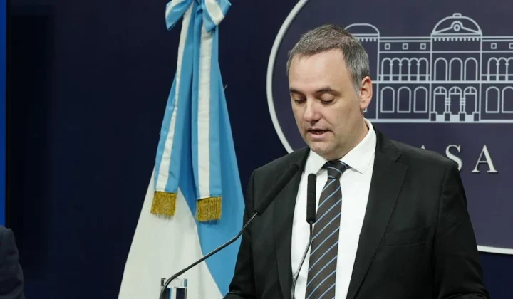 Adorni y el Congreso: el Gobierno busca reorientar la agenda en medio del desgaste por la declaración jurada