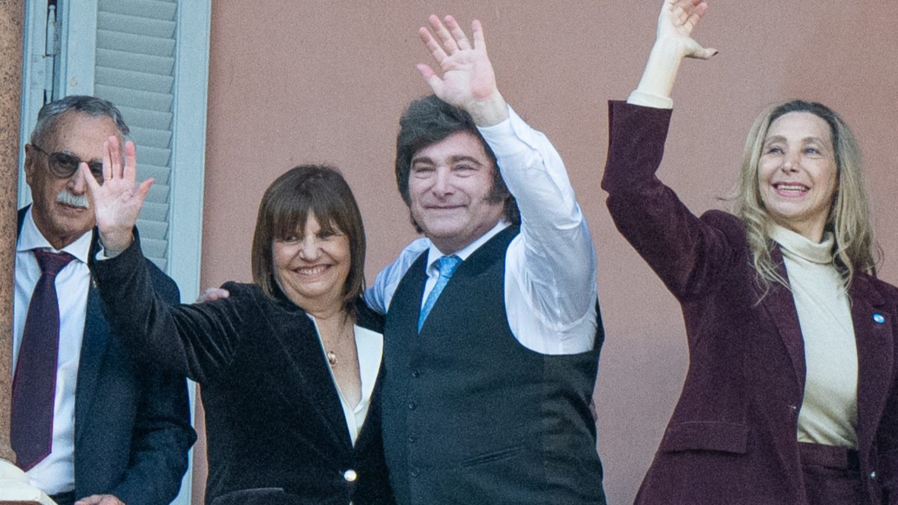 Tensión en La Libertad Avanza: Bullrich renuncia y Milei enfrenta internas clave