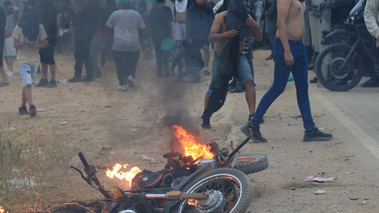 Enfrentamientos en Bolivia: Un policía herido de bala en operativo de desbloqueo de ruta