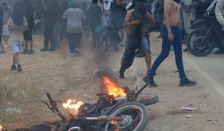 Enfrentamientos en Bolivia: Un policía herido de bala en operativo de desbloqueo de ruta